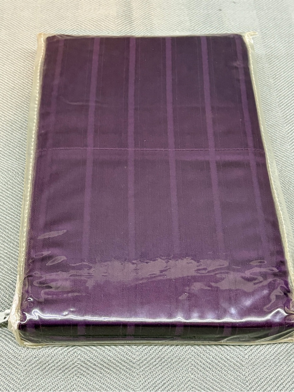 NWT Merlot collection luxury linens, 400 thread count king pillowcases, purple